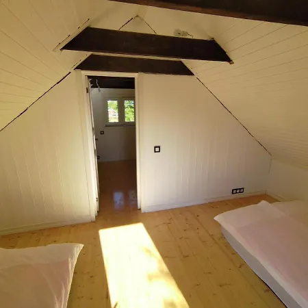 Prangli Valgekivi Villa *