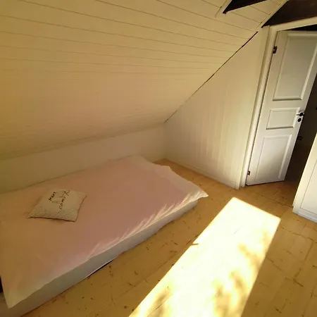 Prangli Valgekivi Villa