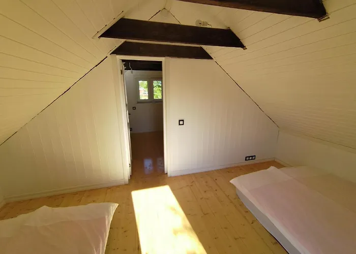 Prangli Valgekivi Villa *