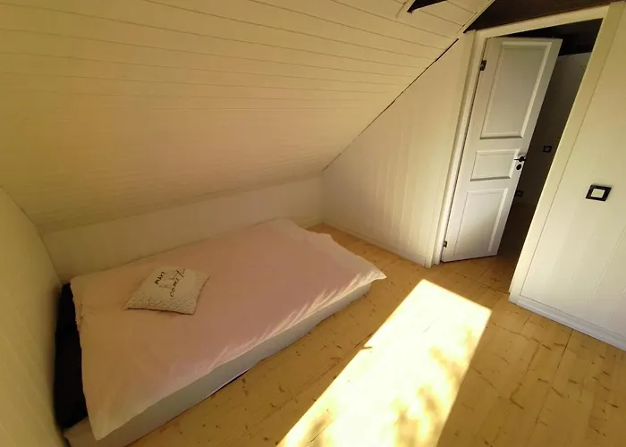 Prangli Valgekivi Villa